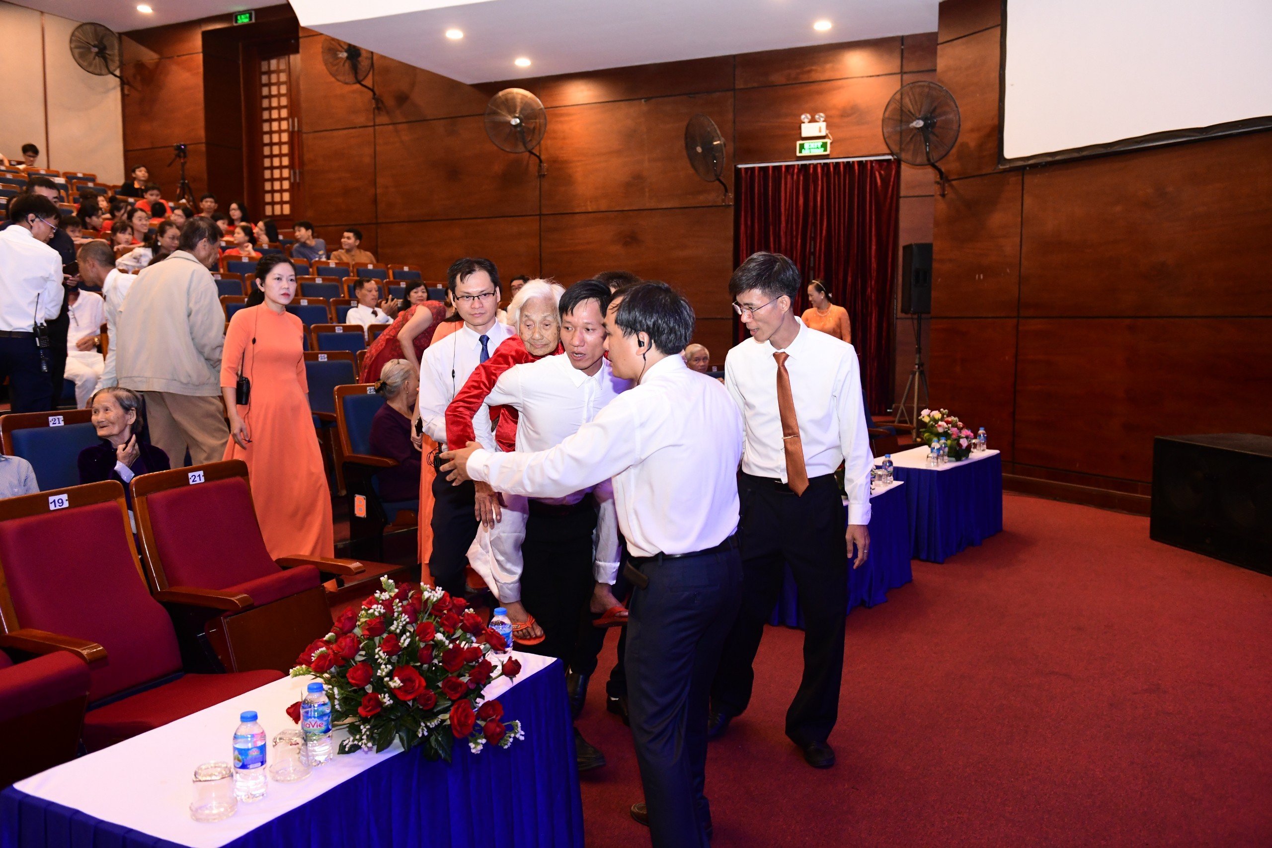 z4701072868231_5b8d192ec682ffeb80e85a20e848ca93