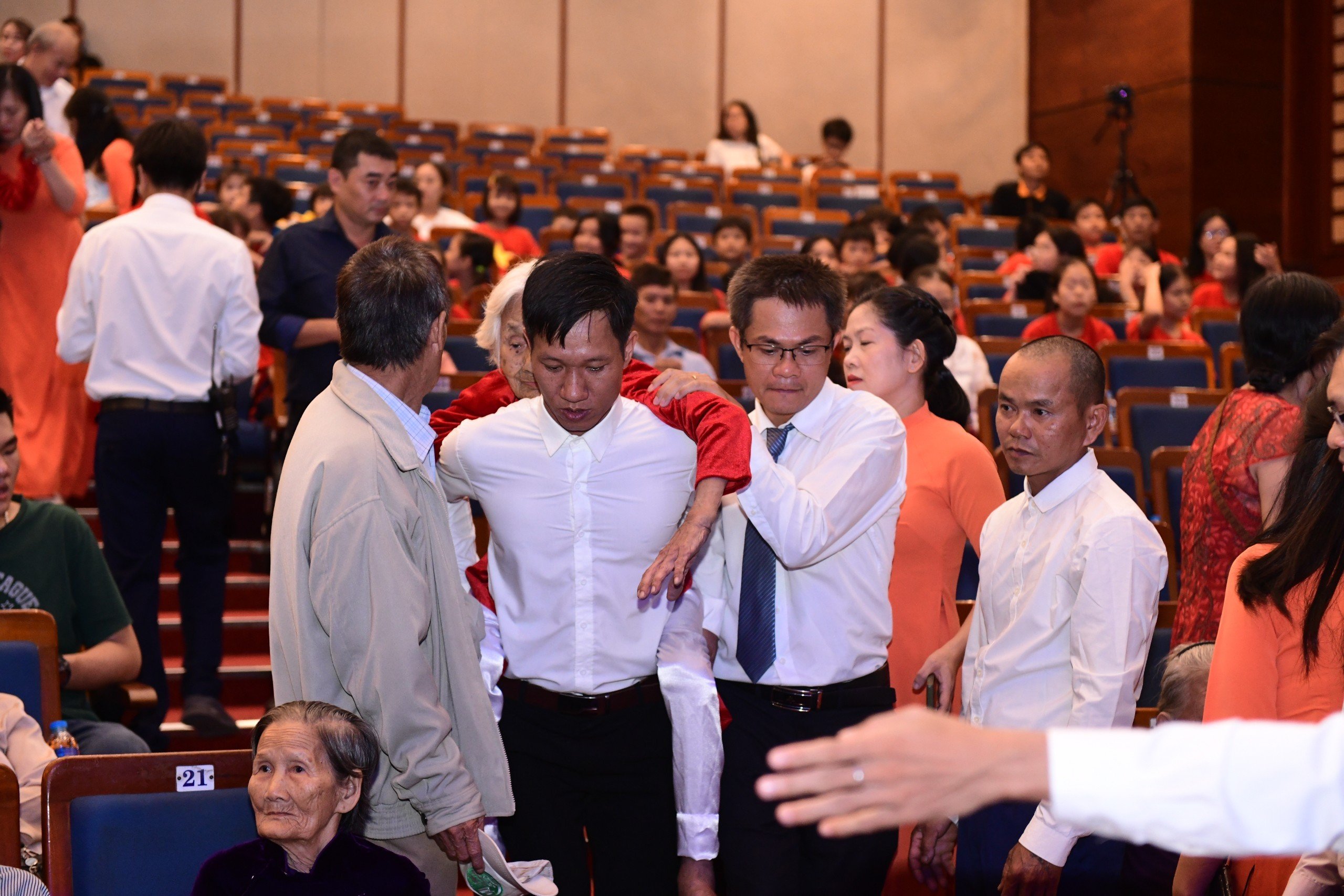 z4701072924888_2c52798ffaaf29a99e7601376be8c52a (1)