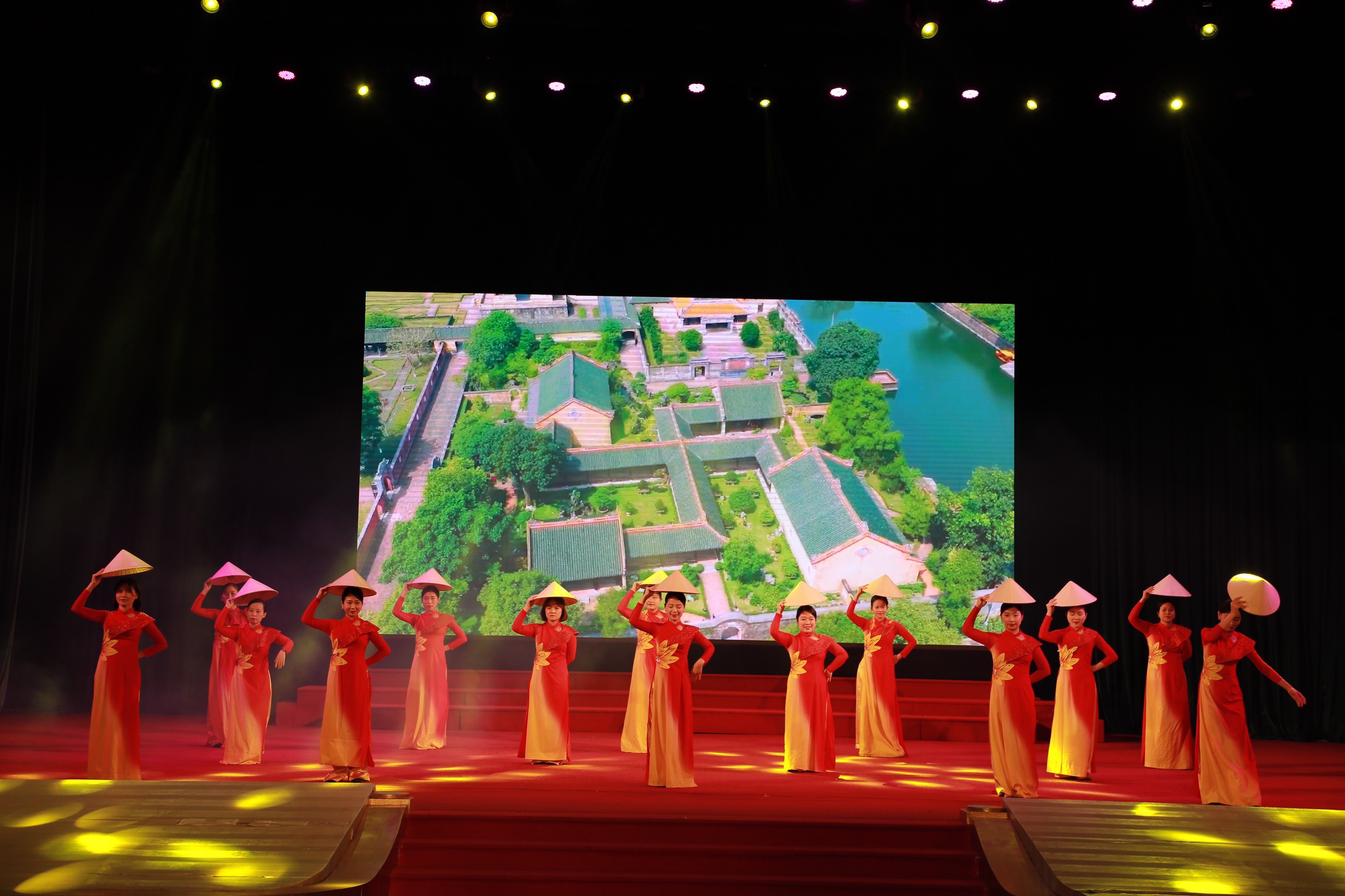 z5607601903451_309d845f46e4d61b5052df903a8f1660