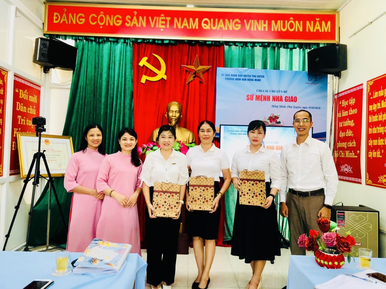 z5695274428926_295c704d190aa820b3900ce2a8b33d33