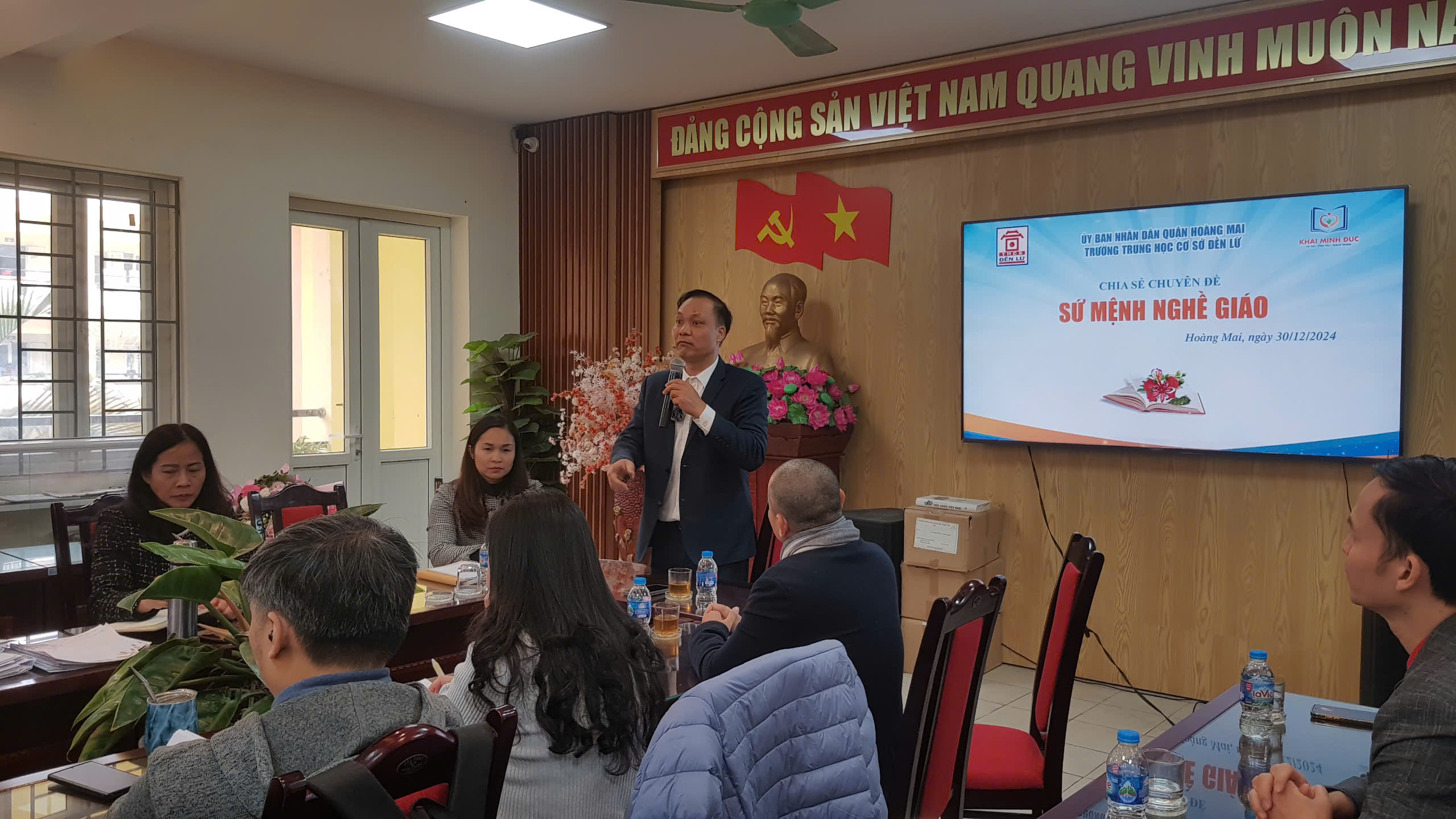 z6179613724483_024e631414b1d6c3cad57faa9b959ed5